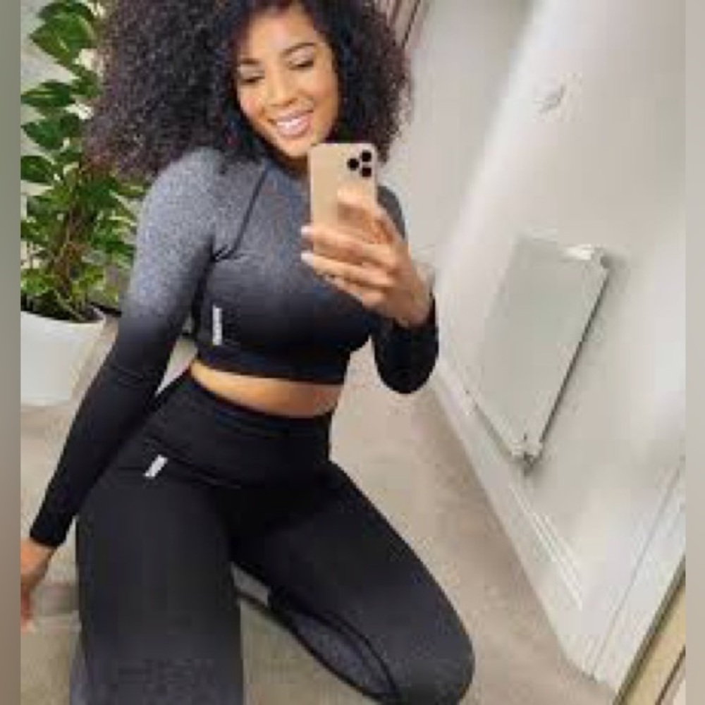 Gymshark SET Adapt Ombré Black and Gray Seamless Top & Leggings Size M - Picture 8 of 17